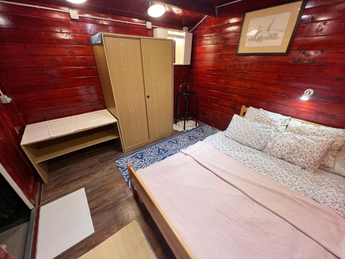 נין Apartments And Bungalows Vila Dalibor מראה חיצוני תמונה
