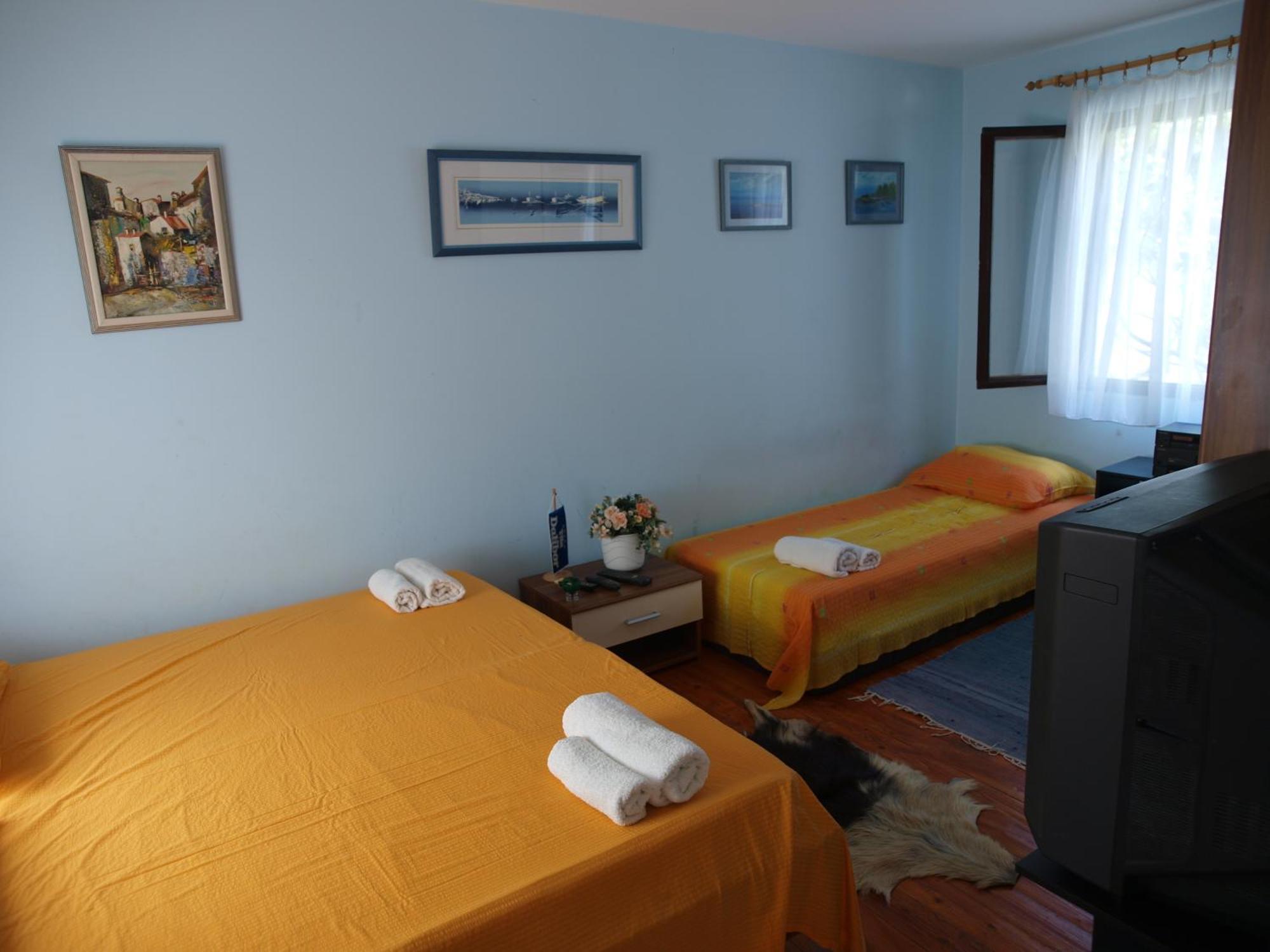 נין Apartments And Bungalows Vila Dalibor מראה חיצוני תמונה