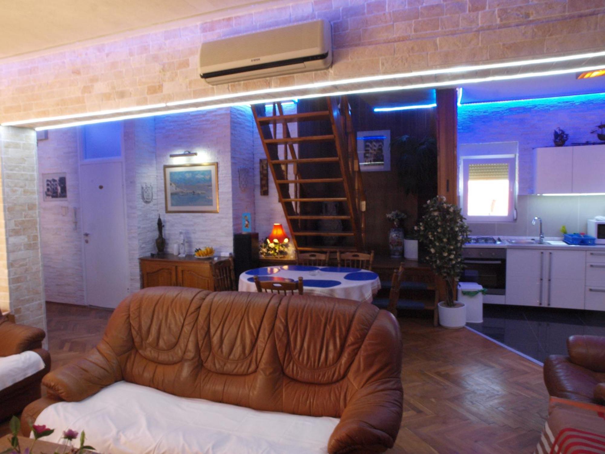 נין Apartments And Bungalows Vila Dalibor מראה חיצוני תמונה
